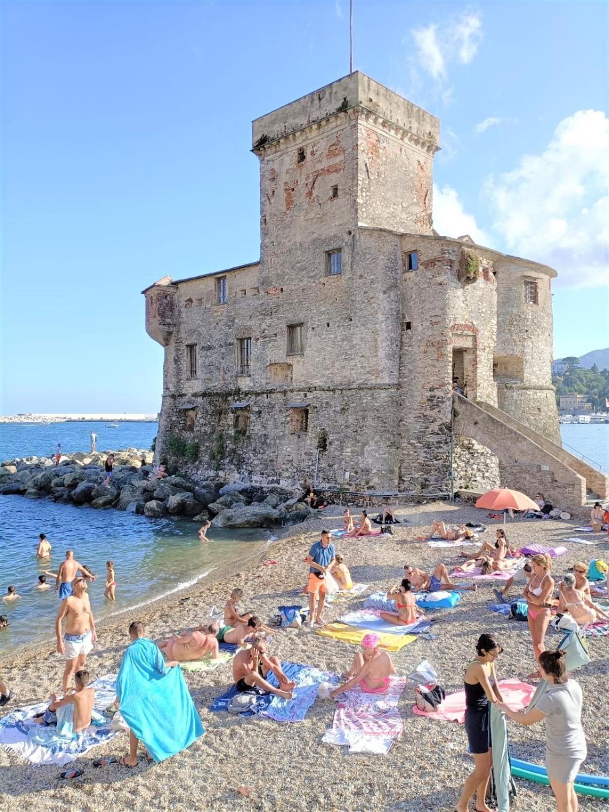 Fronte Del Golf Apartment Rapallo Luaran gambar